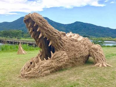 巨型「稻草猛獸」．親子旅日必去