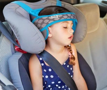 兒童「護頭枕」・坐車「安全甜睡」