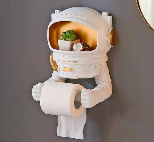 太空人・點亮「廁紙架」